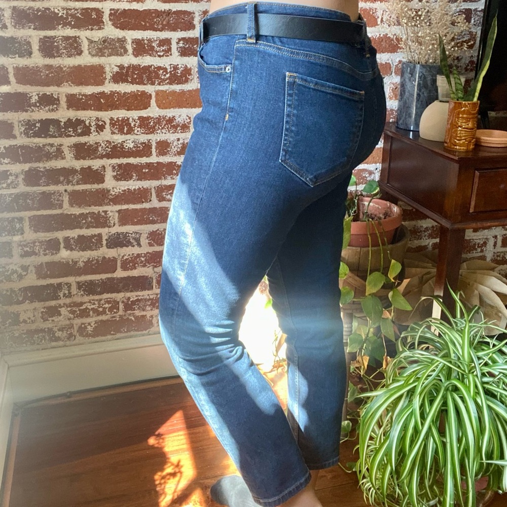 G.H. Bass Co. mid-rise, dark wash straight leg jeans - Picture 3 of 9